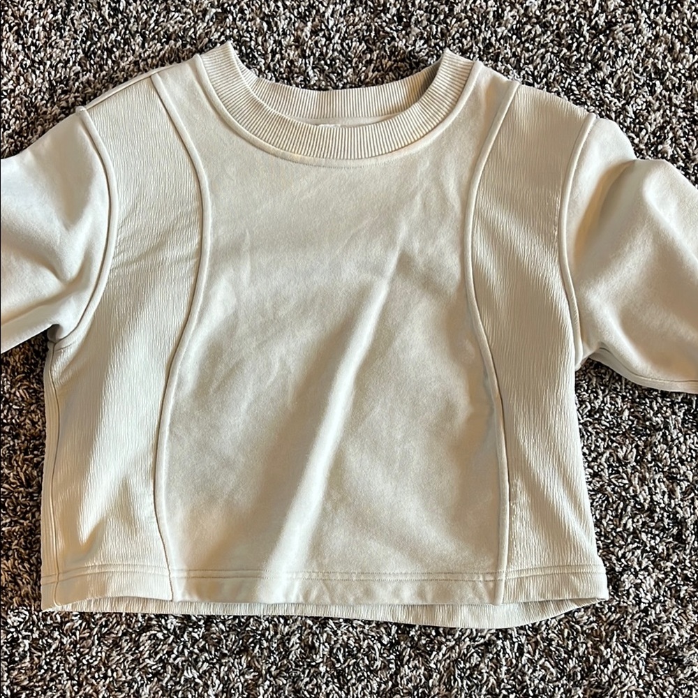 Cream Cropped tee shirt